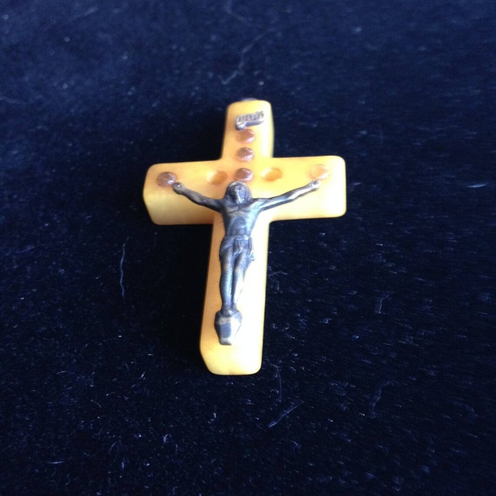 Vintage Bakelite Seven Sorrows Cross
